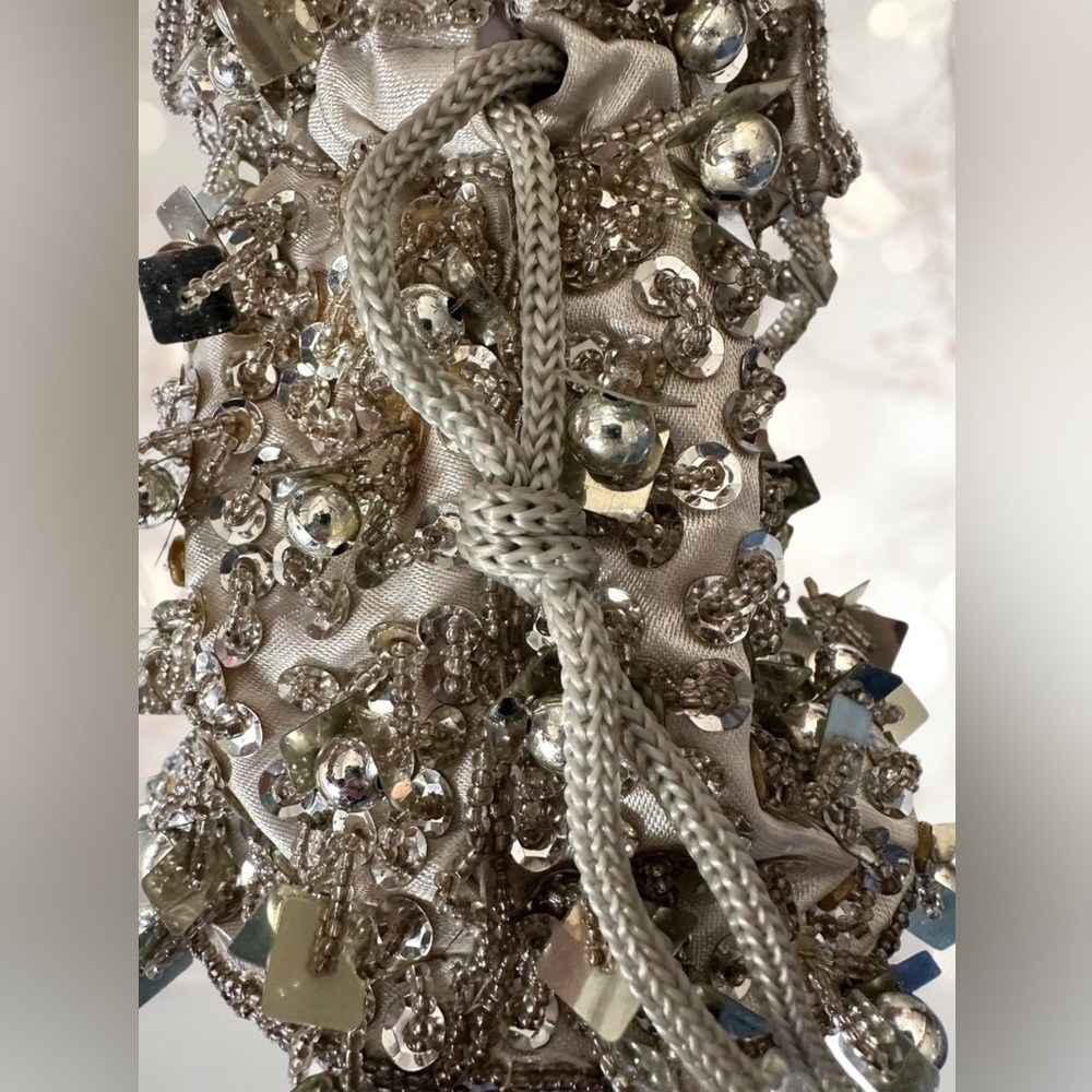 Silver sequined & beaded mini bag with beaded handle and drawstring closure - Picture 5 of 7